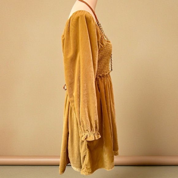 Daphne Velvet Mini Dress - Picture 9 of 11